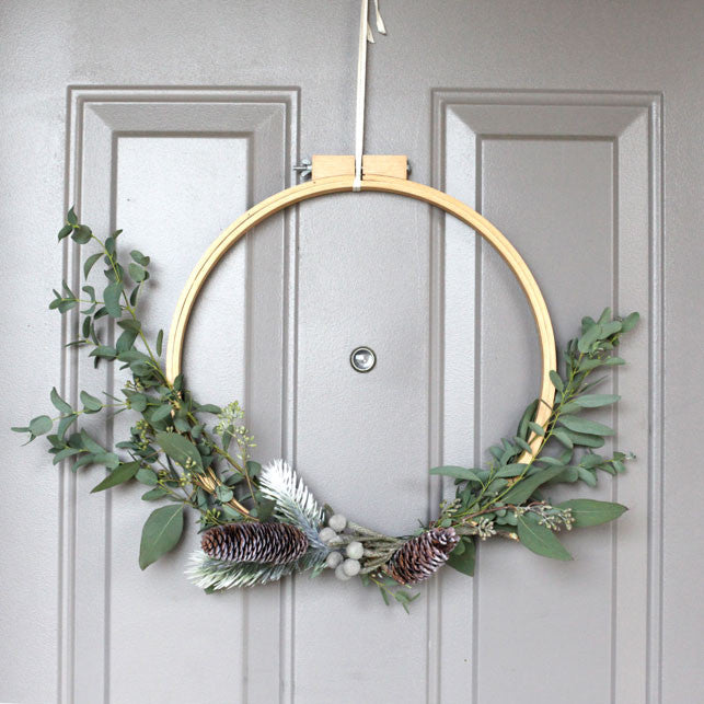 DIY : A Modern Holiday Wreath