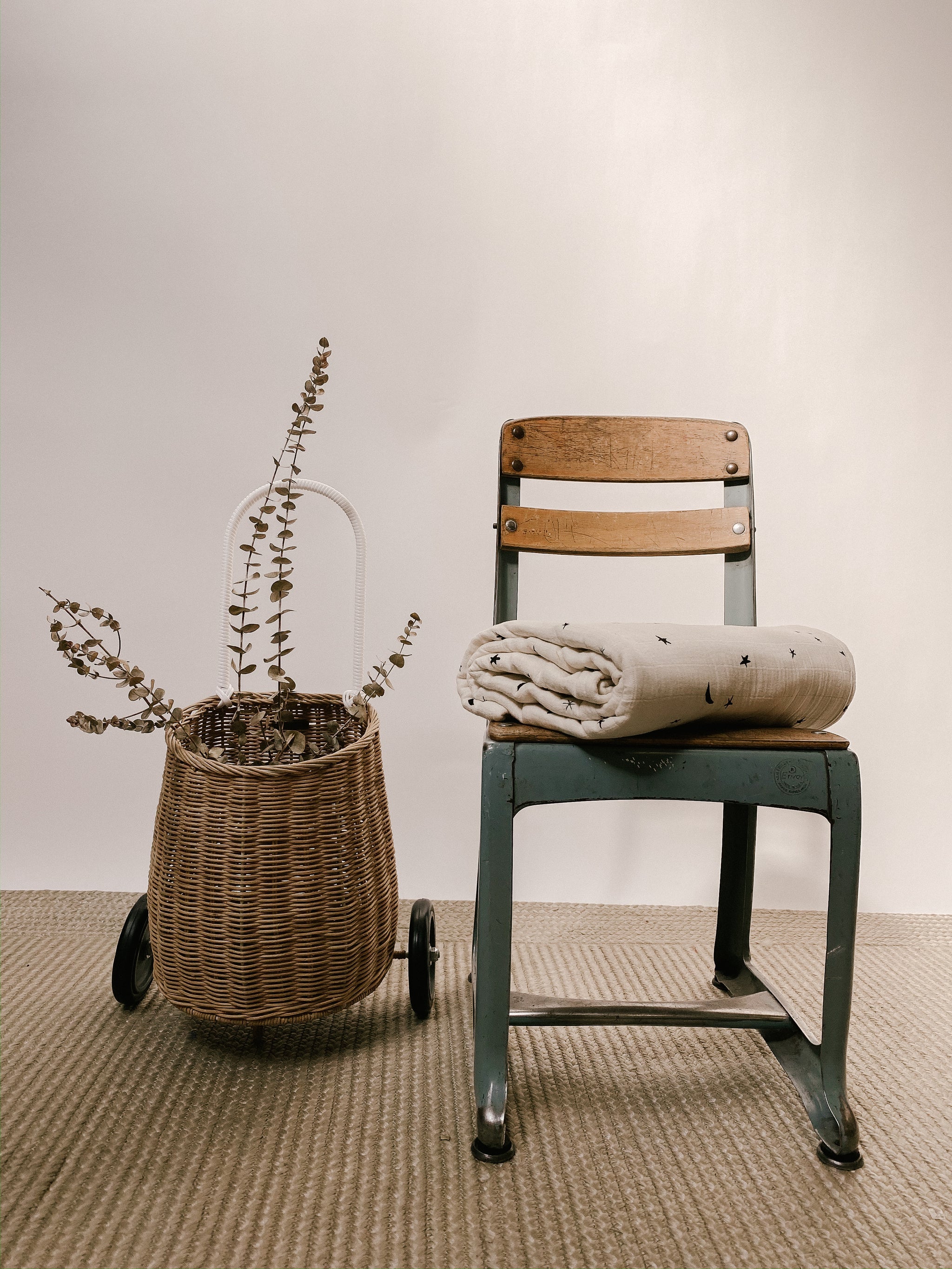 Mille Feuille Throw Blanket - Moonlight