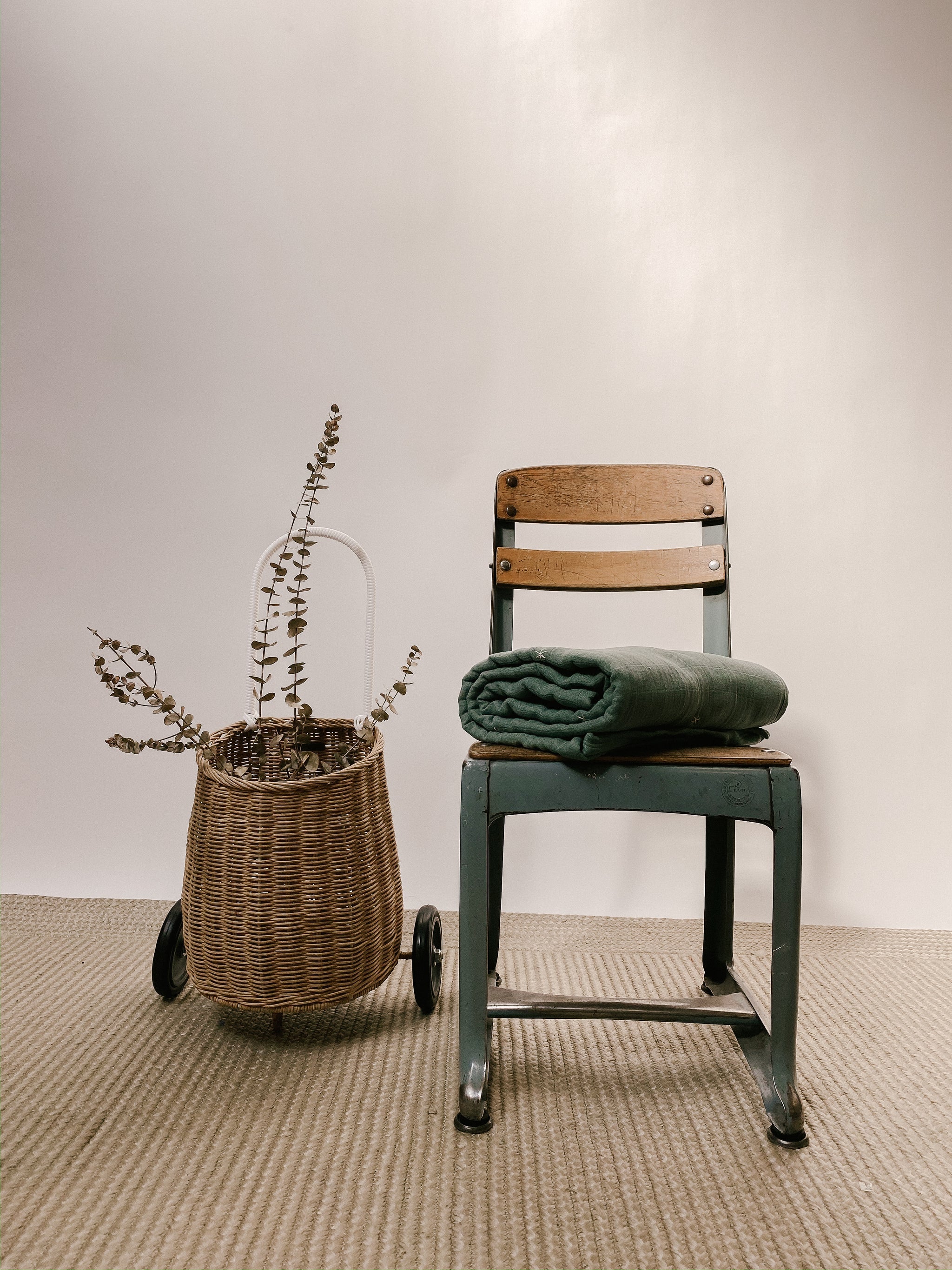 Mille Feuille Throw Blanket - Silver Sage